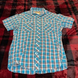 Mens wrangler button down shirt.